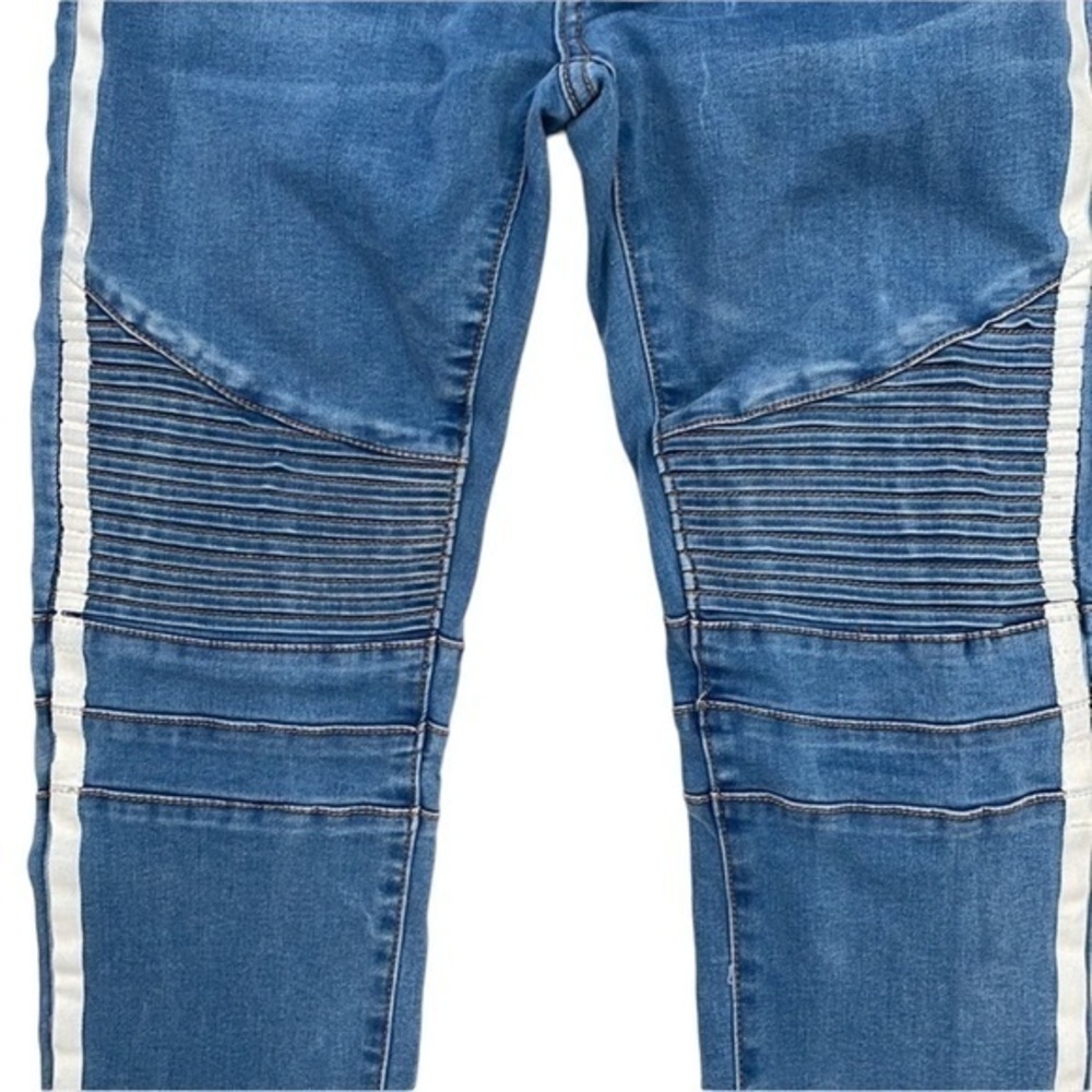 Fashion Nova Skinny Jeans - Picture 4 of 10